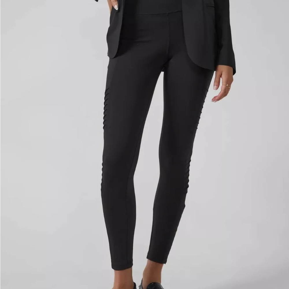Athleta Delancey moto tight size XS. Black w/ zip @ankle, back zip pocket